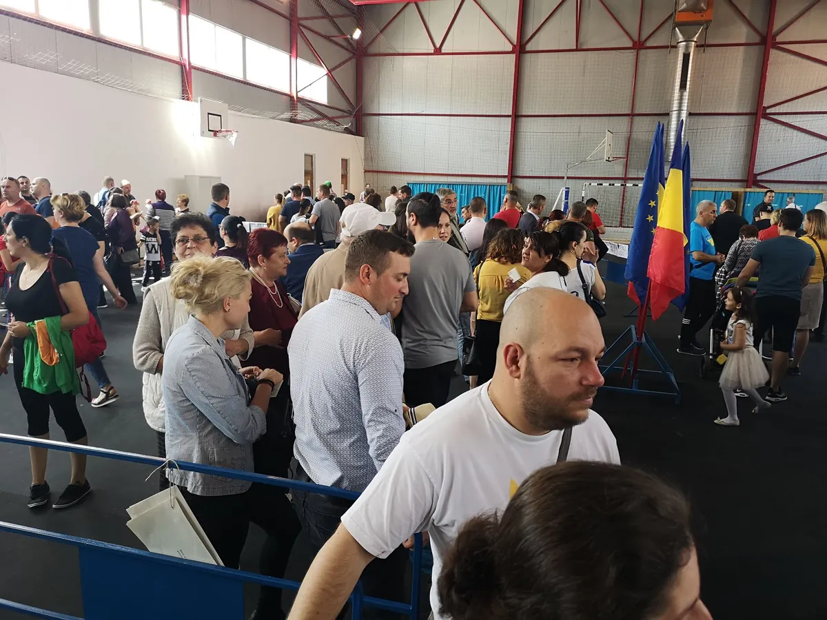 Una din secțiile de vot din Cluj. FOTO: Mirela Bonchiș