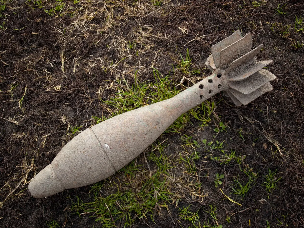 Alertă în Giurgiu. Două proiectile explozive, descoperite de un bărbat care își ara pământul - Foto: Profimedia images - Caracter ilustrativ