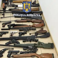 Arsenal de război, format din 39 de arme ilegale și peste 7.000 de cartușe, descoperit la Constanța - Foto: Poliția Română