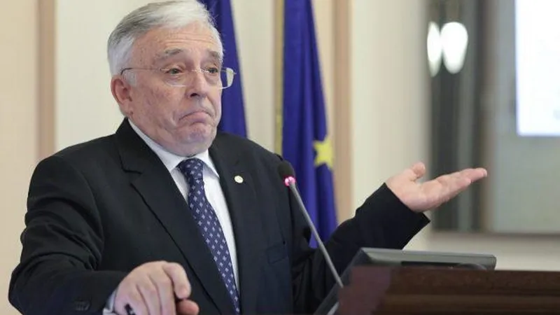 Legea ce interzice cumulul pensiei cu salariul nu i se aplică lui Isărescu - Foto: INQUAM PHOTO / Octav Ganea