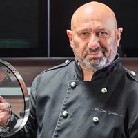 Cătălin Scărlătescu, în spital cu un ochi pansat: „Să vedeți cum arată ei”. Ce a pățit bucătarul șef - Foto: Facebook/ Catalin Scarlatescu