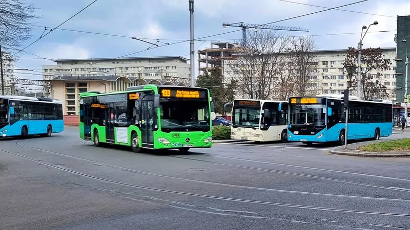 Autobuzele Capitalei - Foto: Facebook/ STB - Caracter ilustrativ