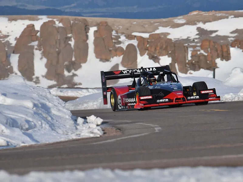 Robin Shute și-a păstrat titlul, câștigând la volanul prototipului Wolf GB08 TSC, cu un timp de 8 minute și 40.080 secunde - Foto: Facebook/Robin Shute Racing