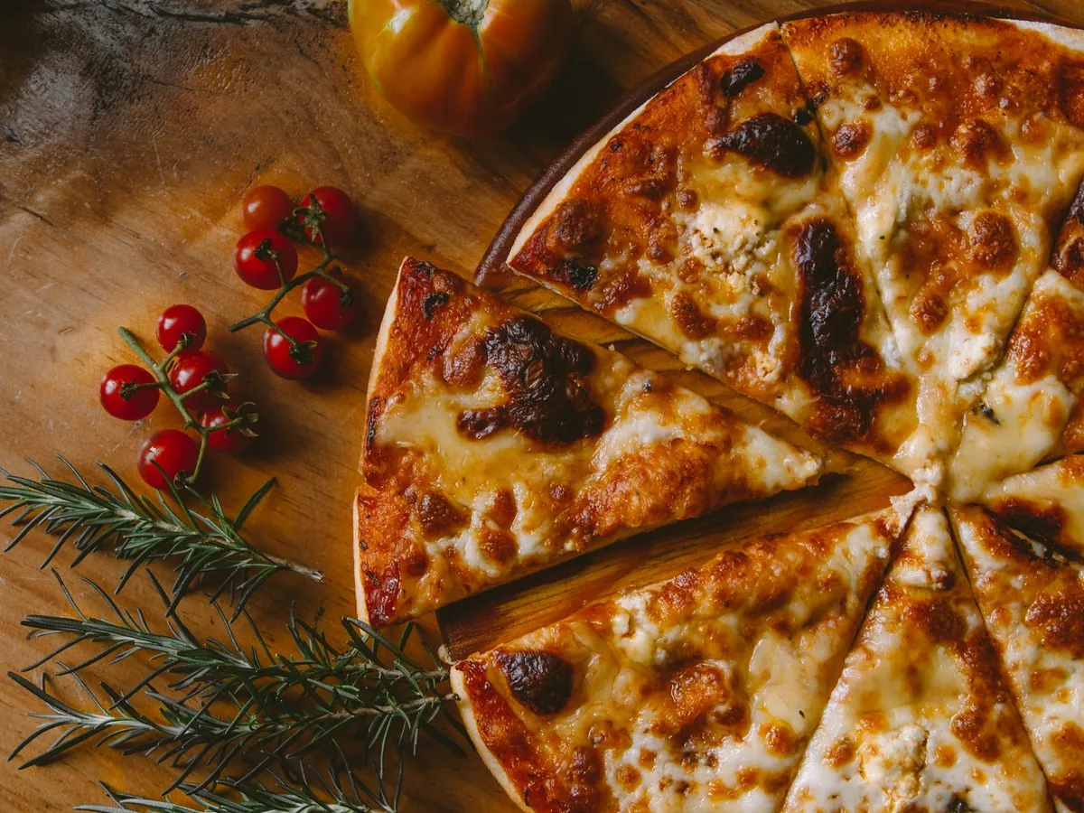 Ingredientul secret pe care să îl adaugi în blatul de pizza pentru rețeta perfectă. Oferă frăgezime - Foto: Istock / imagine cu rol iilustrativ