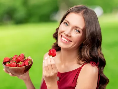 Alimentul dulce care te ajută să slăbești și scade glicemia. Îl mănânci vara cu gingiile - Foto: Freepik (imagine cu rol ilustrativ)