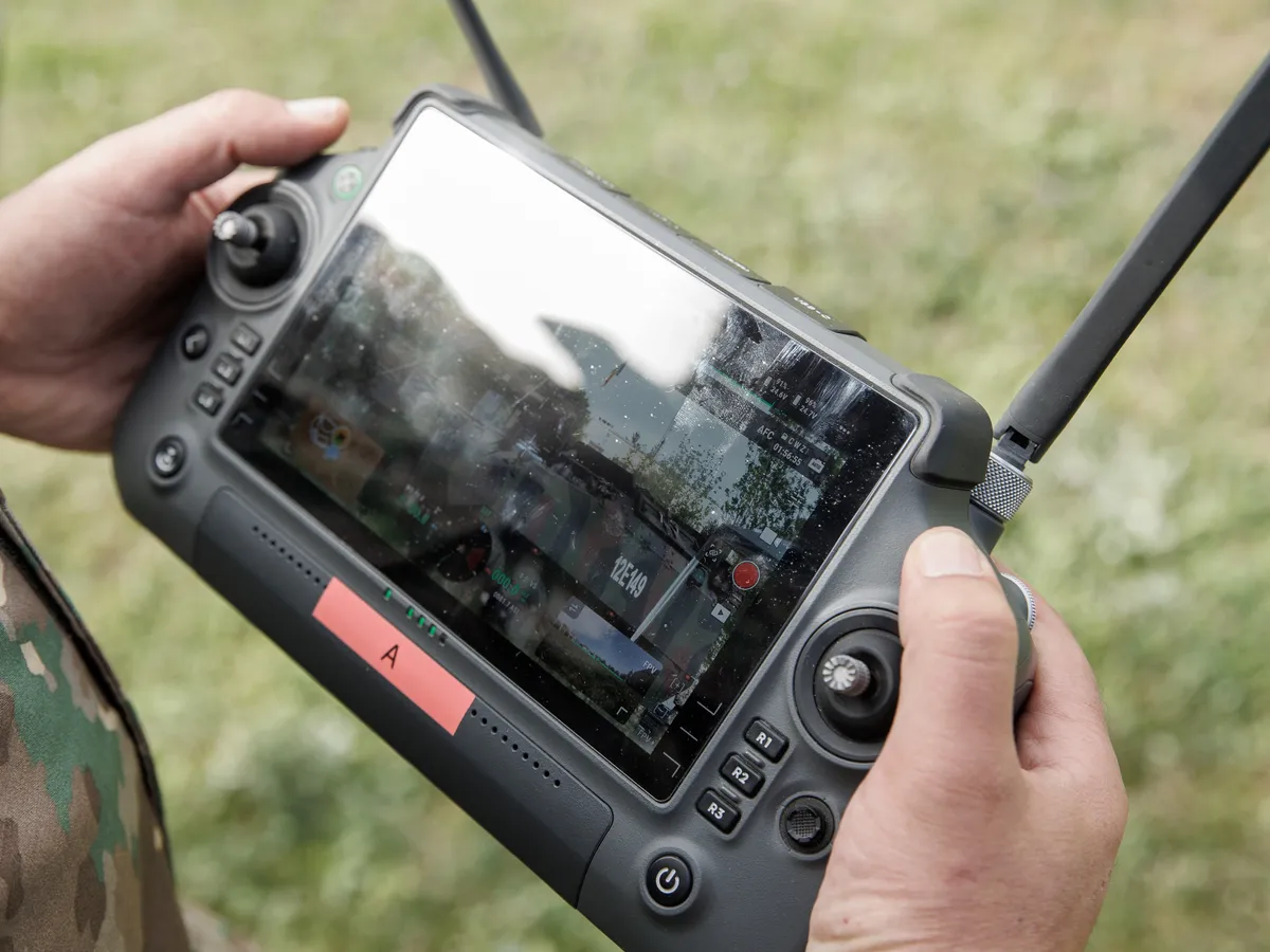 Aoaratul de control al unei drone militare Foto: INQUAM Photos