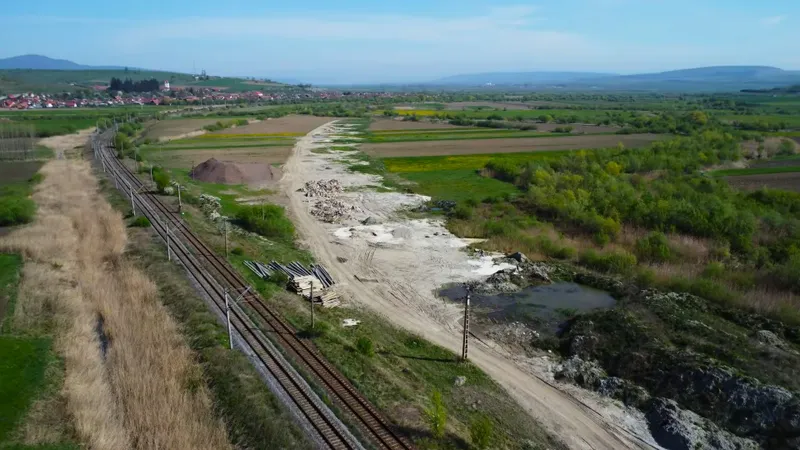 Reabilitarea liniei de tren Brașov–Sighișoara: 27%, după 3,5 ani, pe sectorul Brașov-Apața - Foto: Facebook/Asociația Pro Infrastructură
