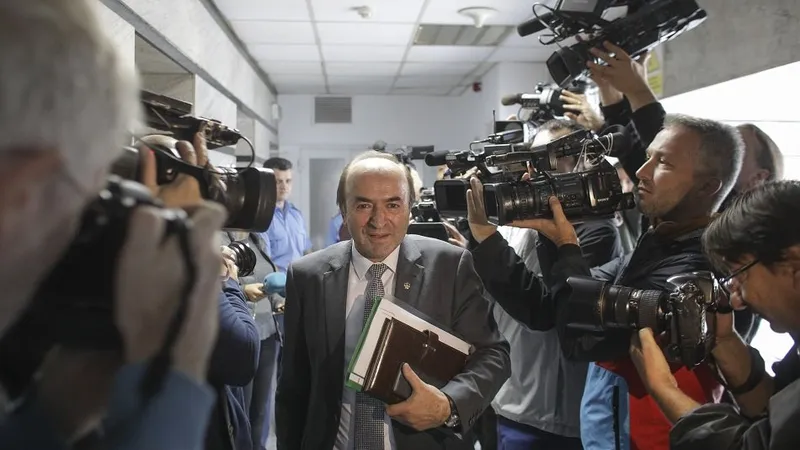 Tudorel Toader caută un procuror la fel de slab și de servil precum șefa Secției de Investigare a Infracțiunilor din Justiție Foto: INQUAM /Octav Ganea