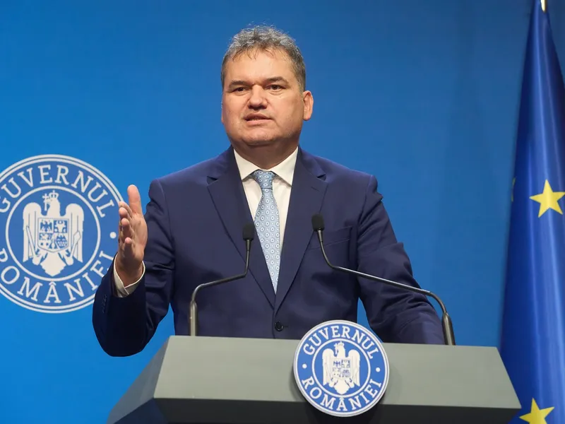 40.000 de posturi în administrație, tăiate. Cseke Attila: 57% din consilierii de la cabinete pleacă - Foto: Profimedia images