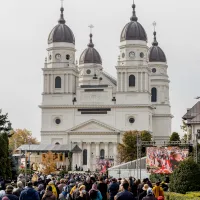 Pelerinaj electoral, la moaștele Sfintei Parascheva. 6 candidați la președinție merg la liturghie - Foto: INQUAM PHOTOS / Casian Mitu - Imagine cu rol ilustrativ
