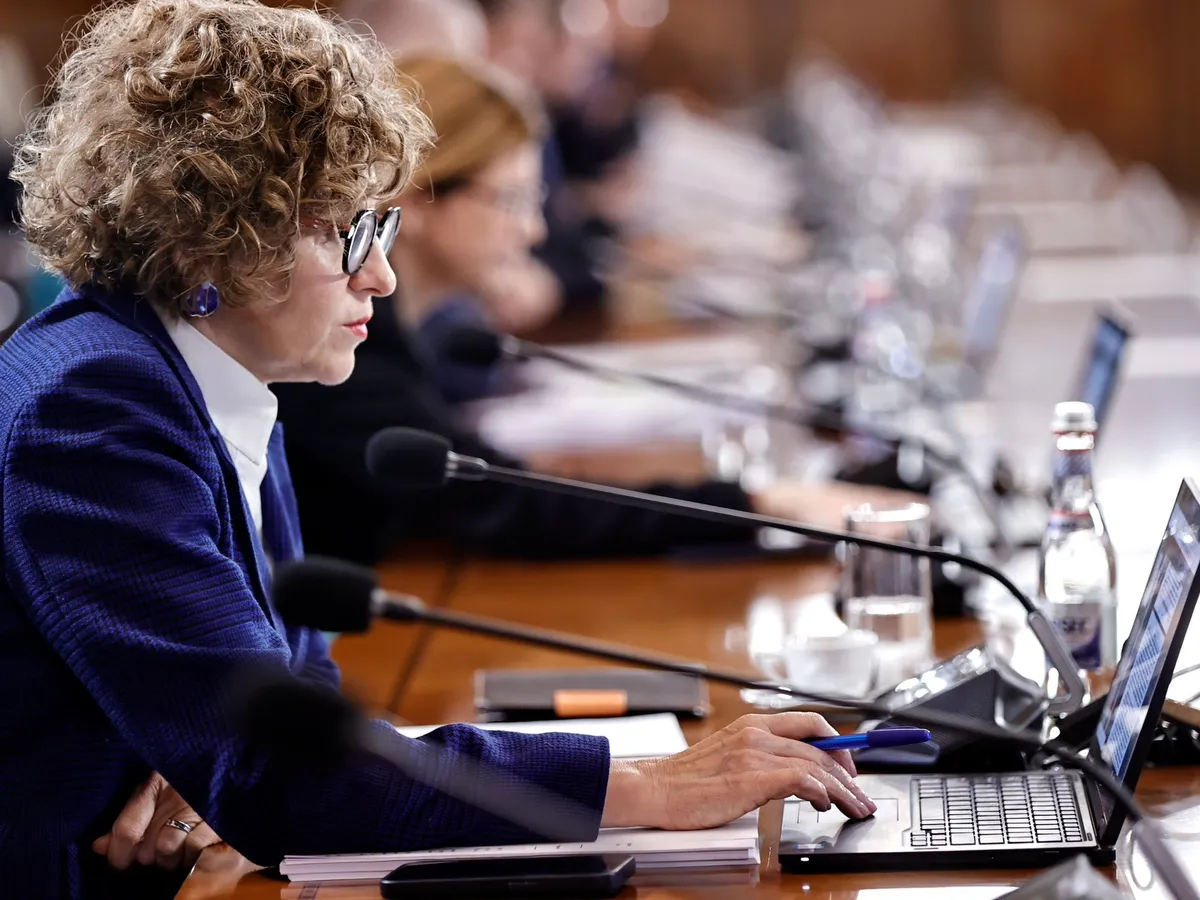 Vicepremierul Oana Gheorghiu, la trei luni de mandat: "Am început să săpăm, să punem bazele"