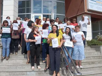 Protest la Casa de Pensii - Foto: Paula Peneoaș / CJP Tulcea via Agerpres. Rol ilustrativ