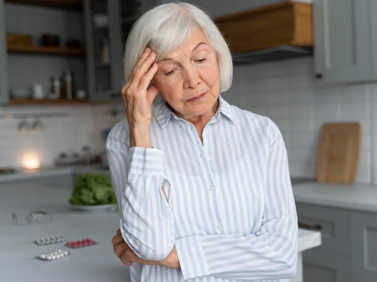 Femeie cu durere de cap - Foto: Freepik (rol ilustrativ)