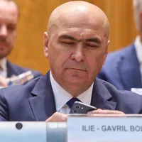 Ilie Bolojan, premierul desemnat, aşteaptă votul de învestitură al Parlamentului - Foto: Profimedia Images