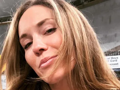 Milionara umilită de o româncă și-a deschis cont pe o aplicație de dating: 