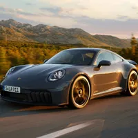 Legendarul Porsche 911 nu a scăpat de electrificare. T-Hybrid de 541 de cai, de la 178.000 € - Foto: Porsche