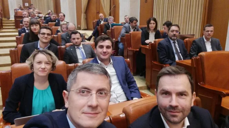 Dan Barna, la votul pentru moțiunea anti Dăncilă. Foto pagina personală Facebook
