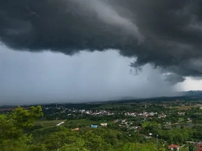 METEO Cod roșu și portocaliu de ploi torențiale - Foto: Profimedia images