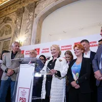 O fotografie din vremuri fericite, de duminică, când Dăncilă se bucura că a intrat în turul al doilea al alegerilor prezidențiale. FOTO: Inquam Photos - Ilona Andrei
