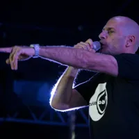 Anti-vaxxer convins: Akhenaton, un cunoscut rapper din Franţa, internat la ATI cu COVID. / Foto: stirileprotv.ro