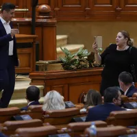 Simion și Șoșoacă, nominalizați de presa ucraineană că ar avea legături cu Moscova. Imagine din Parlament - Foto: INQUAM PHOTO / Octav Ganea