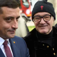 Cum a pierdut Becali 1.000.000 € din cauza lui Simion: „Am schimbat toți leii în euro, de frică” - Foto: Profimedia images