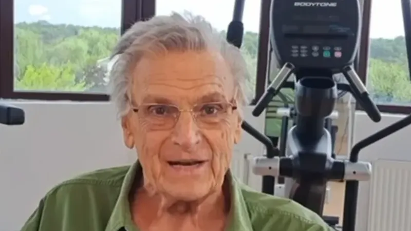 Florin Piersic a transmis un mesaj tuturor românilor, înainte de Crăciun. Cum se simte marele actor - Foto: captură video