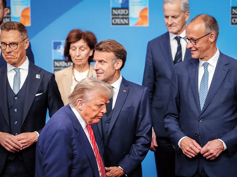 Contradicția sesizată de Macron: Trump vrea să cheltuim mai mult pentru apărare, dar pune presiune pe bugetele noastre prin tarife comerciale - Foto: Profimedia Images