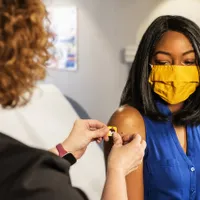 Vaccinurile împotiva COVID-19 au salvat 279.000 de vieţi în SUA/FOTO: Unsplash