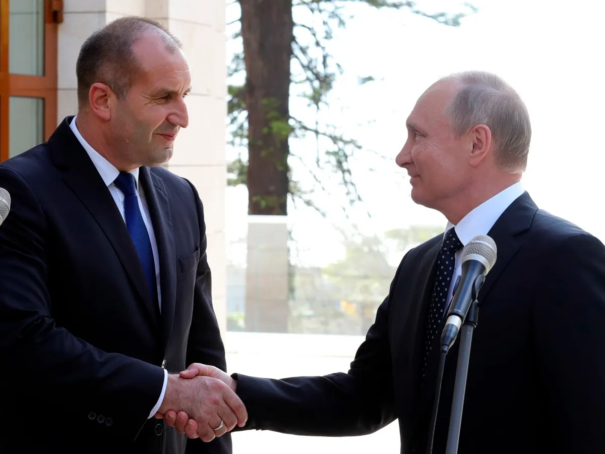 Premierul bulgar Rumen Radev și Vladimir Putin - Foto: Profimedia images