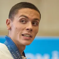 Caz șocant. David Popovici cere ordin de restricție: un vecin l-a amenințat că îi incendiază mașina: FOTO - Profimedia(imagine cu rol ilustrativ)