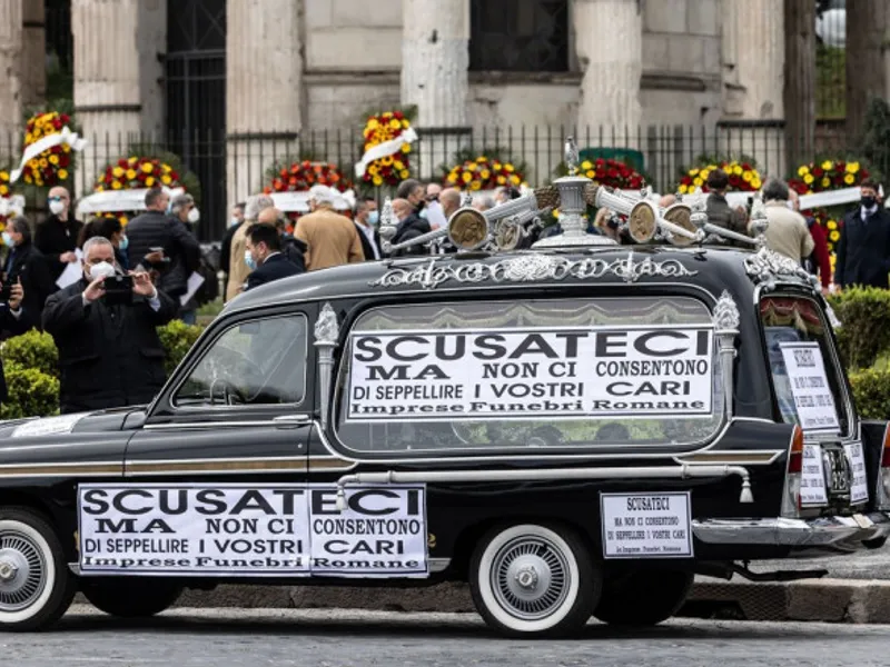 Cimitire pline la Roma, mii de morți stau neîngropați din ianuarie/FOTO: Digi24