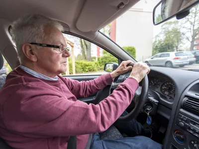 Permis de conducere pentru pensionari, noua găselniță a UE. Cu e diferit? Categoria de vârstă vizată - Foto: Profimedia images