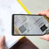 Poliția are 3.174 dispozitive pentru verificarea certificatelor verzi COVID. Mai cumpără 8.333. / Foto: hotnews.ro