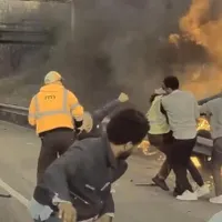 VIDEO Momente infernale pentru un bărbat scos din mașina în flăcări. A urmat o explozie - Foto: CBS News