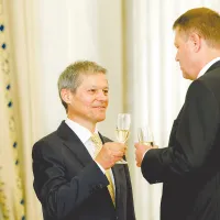 Șocul provocat de tragedia de la Colectiv a fost foarte mare și a avut consecințe politice majore, cum a fost instalarea Guvernului Dacian Cioloș, agreat de președintele  Iohannis - Foto: Inquam Photos/ Octav Manea