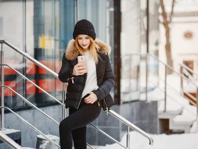 Ce amendă iei dacă nu îndepărtezi țurțurii care pot să cadă pe spațiul public? Când poți chema pompierii? - Foto: Freepik (Imagine cu rol ilustrativ)