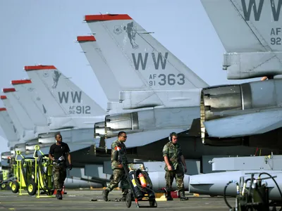 SUA taie drastic sprijinul militar pentru Europa. Retrag avioane F 16 - Foto: Profimedia Images (imagine cu rol ilustrativ)