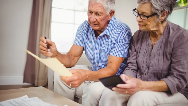 Câți bani pierd pensionarii în funcție de pensie pe care o au, după introducerea CASS? - Foto: Freepik (fotografie cu caracter ilustrativ)