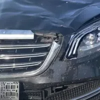 S-Klasse-ul nou nouț al manelistului Jador, făcut praf de un cal: „Am văzut moartea cu ochii”. / Foto: wowbiz.ro