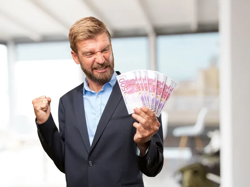 Salariu 4.500 €/ lunar pentru o slujbă în străinătate. Ce trebuie să facă românii pentru acești bani - Foto: Freepik (rol ilustrativ)
