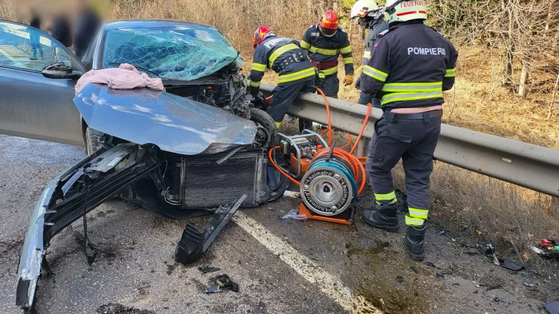 Accident teribil între localităţile Ilişeşti şi Păltinoasa. 8 persoane rănite. Trafic bloca complet - FOTO: infotrafic