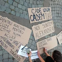 Protest al feministelor, anul trecut, după ce Alexandra, o fată de 16 ani din Caracal, a fost omorâtă când făcea naveta spre Caracal. FOTO: Feminism România