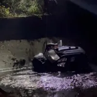 Un șofer a sărit cu SUV-ul în Dâmbovița, în apropiere de Centura București. Ce s-a întâmplat - Foto: captură video