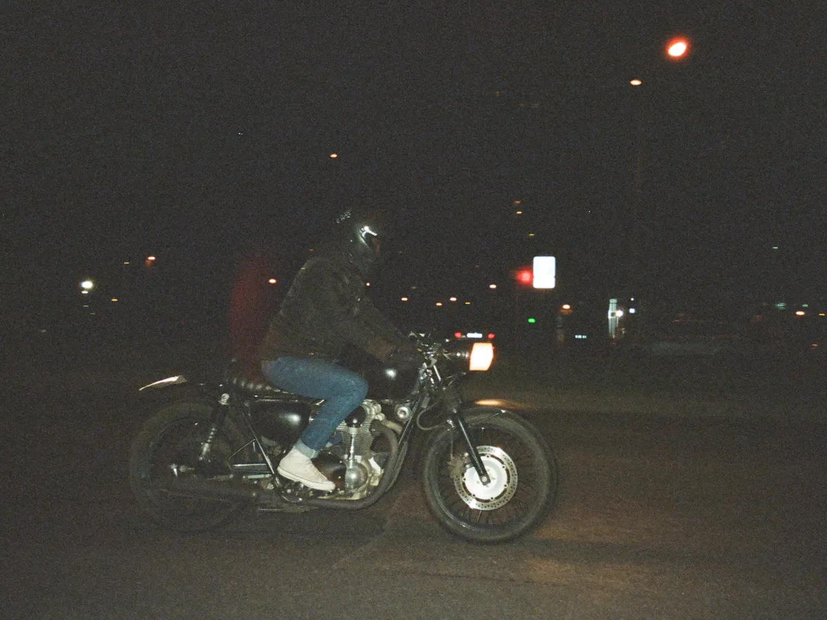 Motociclist decedat pe DN 13- Foto: Pexels Photos