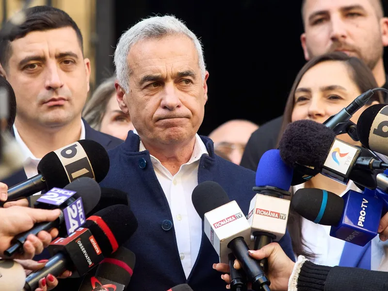 Călin Georgescu, candidatul de extremă dreaptă, vorbeşte susţinătorilor - Foto: Profimedia Images