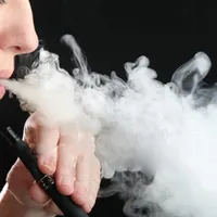 VIDEO Părinte indignat: Vânzătoarea i-a dat fiicei mele de doar 10 ani țigară electronică / gsp.ro