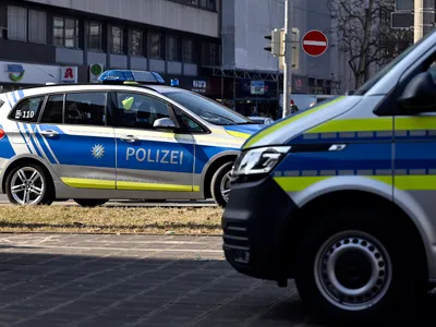 Un interlop a tras un încărcător de pistol într-un rival din clanul Cârpaci la o nuntă în Germania - imagine cu rol ilustrativ Foto: profimediaimages.ro