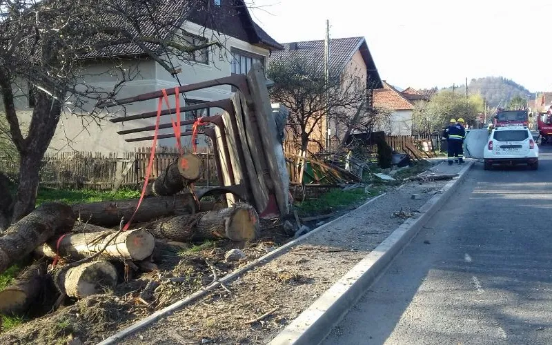 Un bărbat a murit într-un accident rutier care a avut loc în faţa Castelului Bran. Trafic blocat/FOTO: Brasov TV