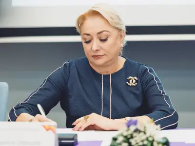 Viorica Dăncilă îl contrazice pe Mircea Geoană: ”Eu l-am nominalizat la NATO” - Foto: facebook/ Viorica Dăncilă